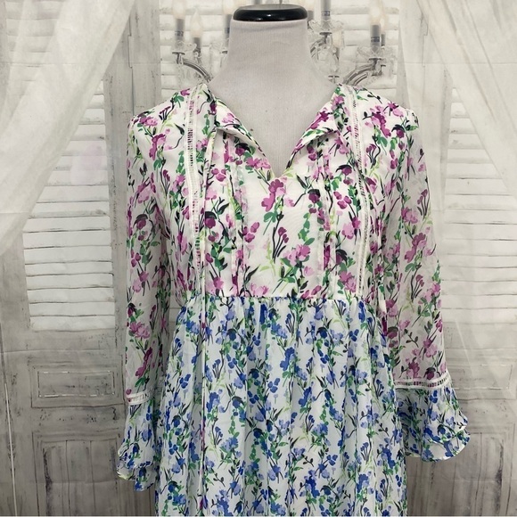 Maison Tara Size 4 V Neck Floral Print Cottagecore Dress Bell Sleeve Babydoll - Picture 4 of 10